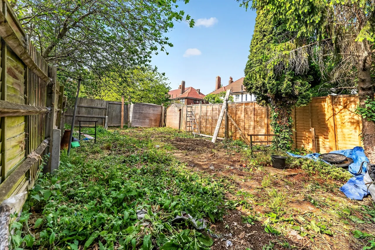 Godley Road, London, photo 7