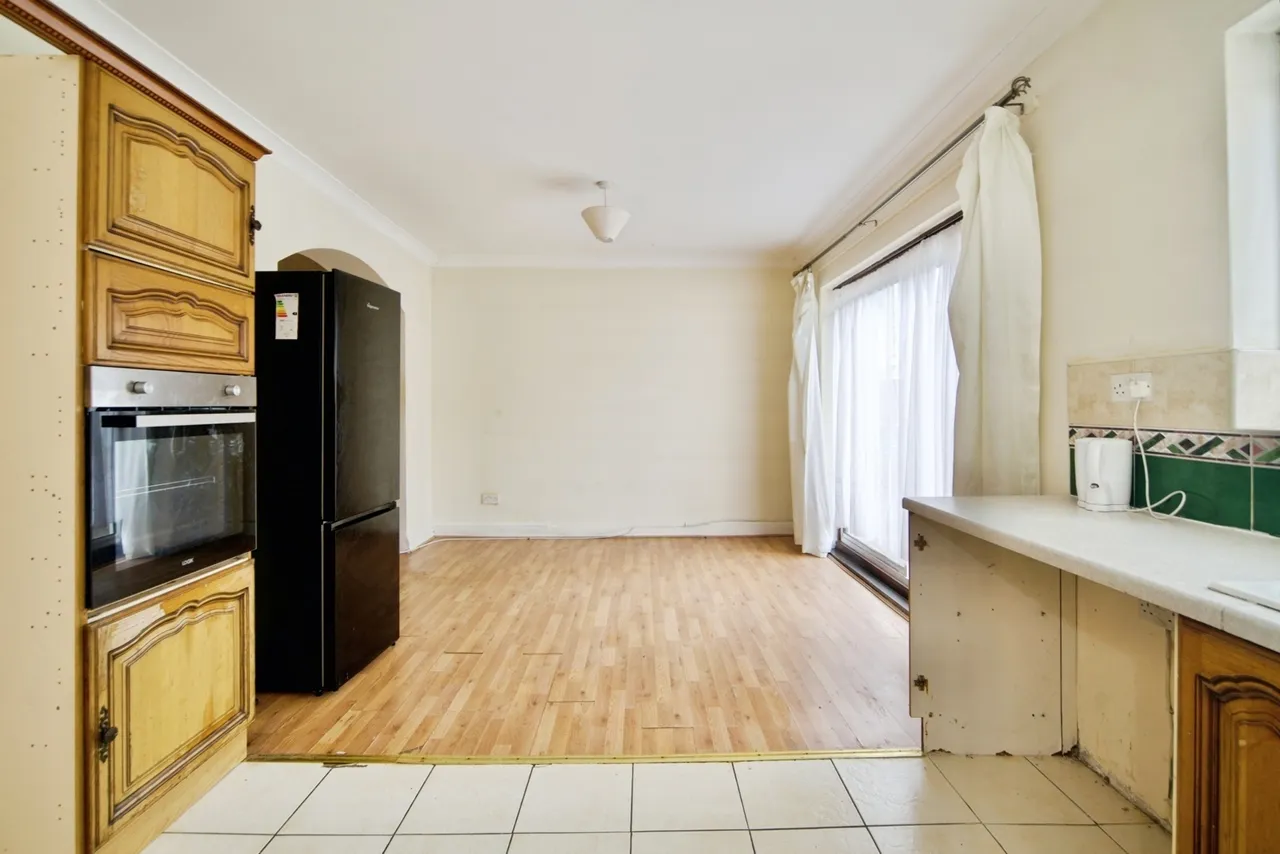 Hedgemans Road, Dagenham, Essex, RM9, photo 14