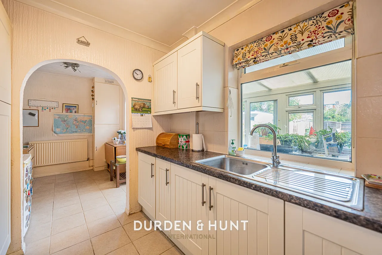 Thorntons Farm Avenue, Romford, RM7, photo 6