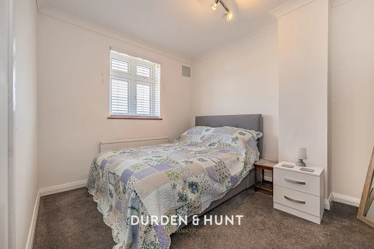 Thorntons Farm Avenue, Romford, RM7, photo 14