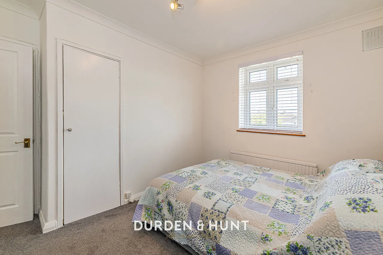 Thorntons Farm Avenue, Romford, RM7, photo 15