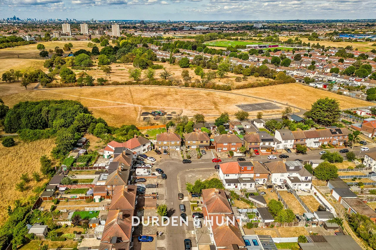 Thorntons Farm Avenue, Romford, RM7, photo 25