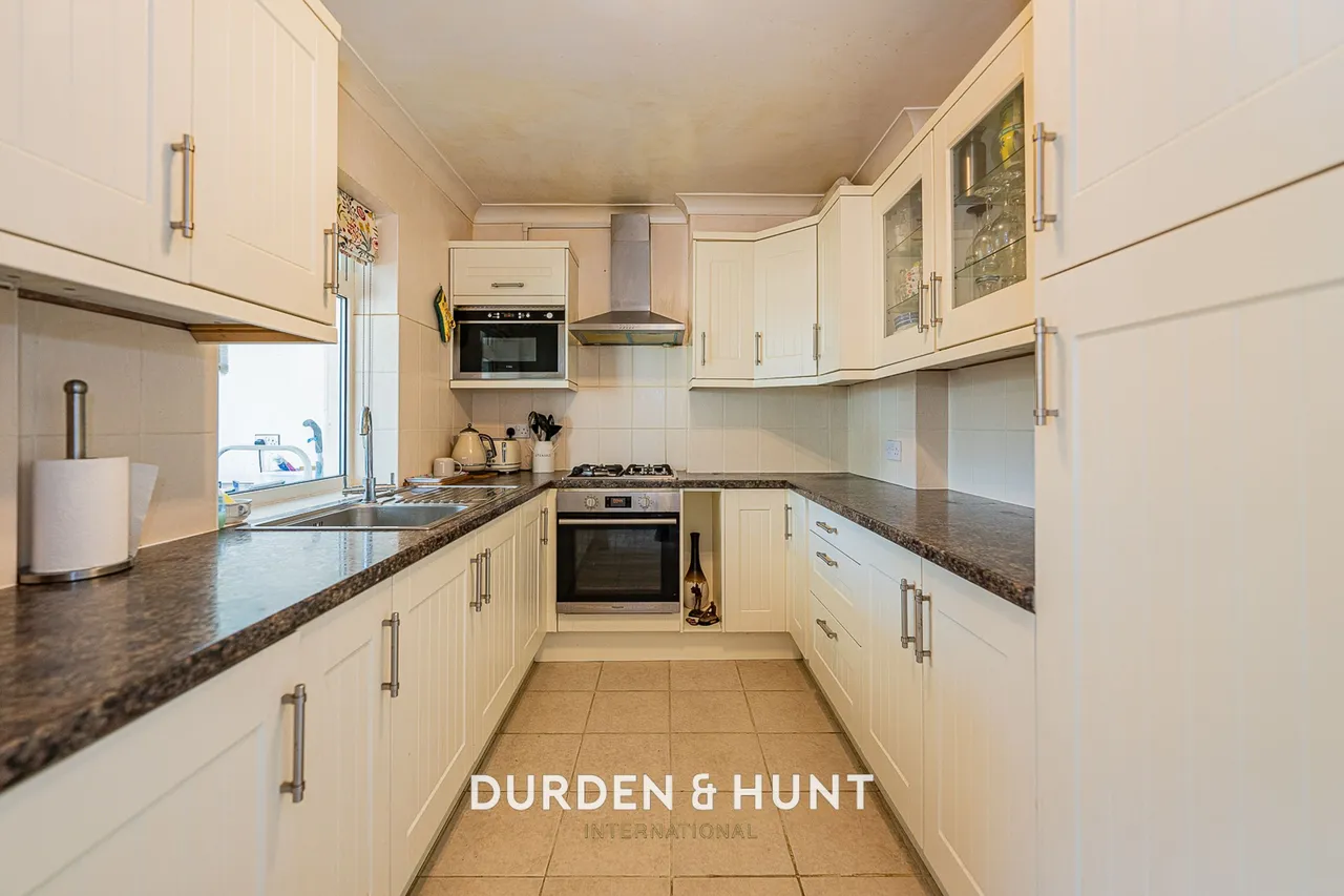 Thorntons Farm Avenue, Romford, RM7, photo 5