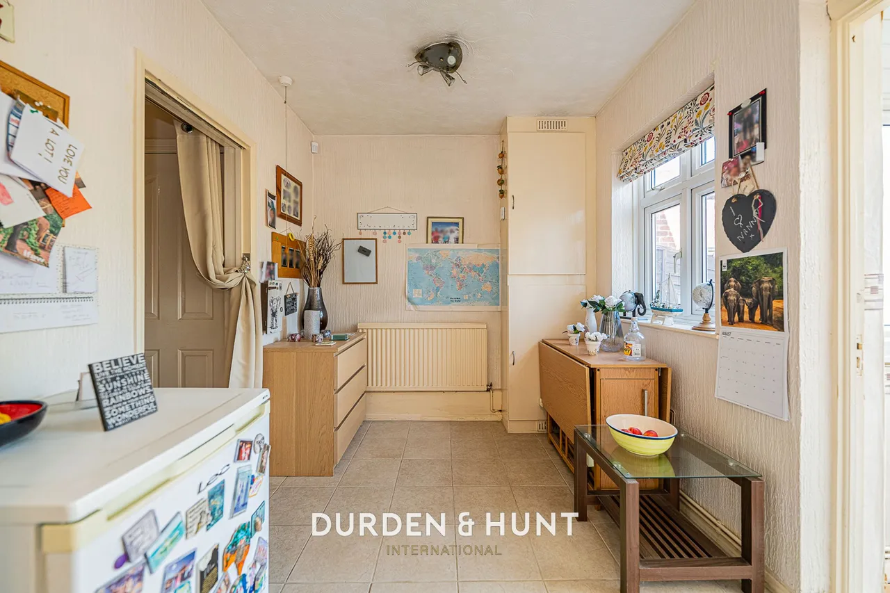Thorntons Farm Avenue, Romford, RM7, photo 7
