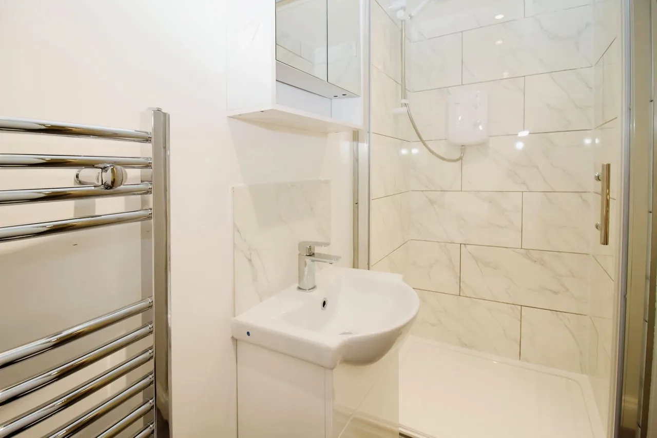 Back Carberry Road, Hyde Park, LS6, photo 6