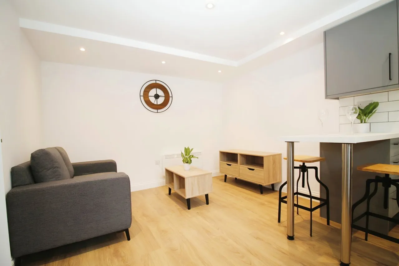 Back Carberry Road, Hyde Park, LS6, photo 4