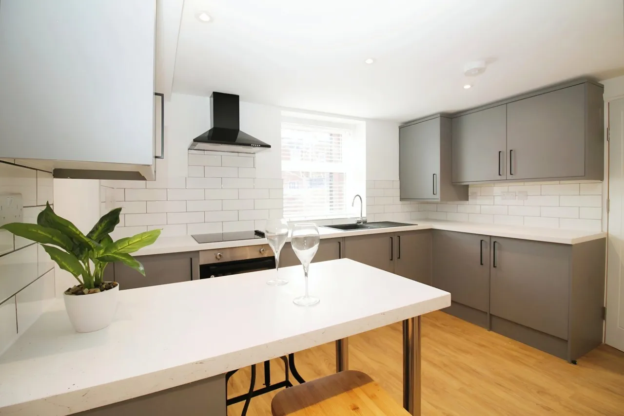 Back Carberry Road, Hyde Park, LS6, photo 2