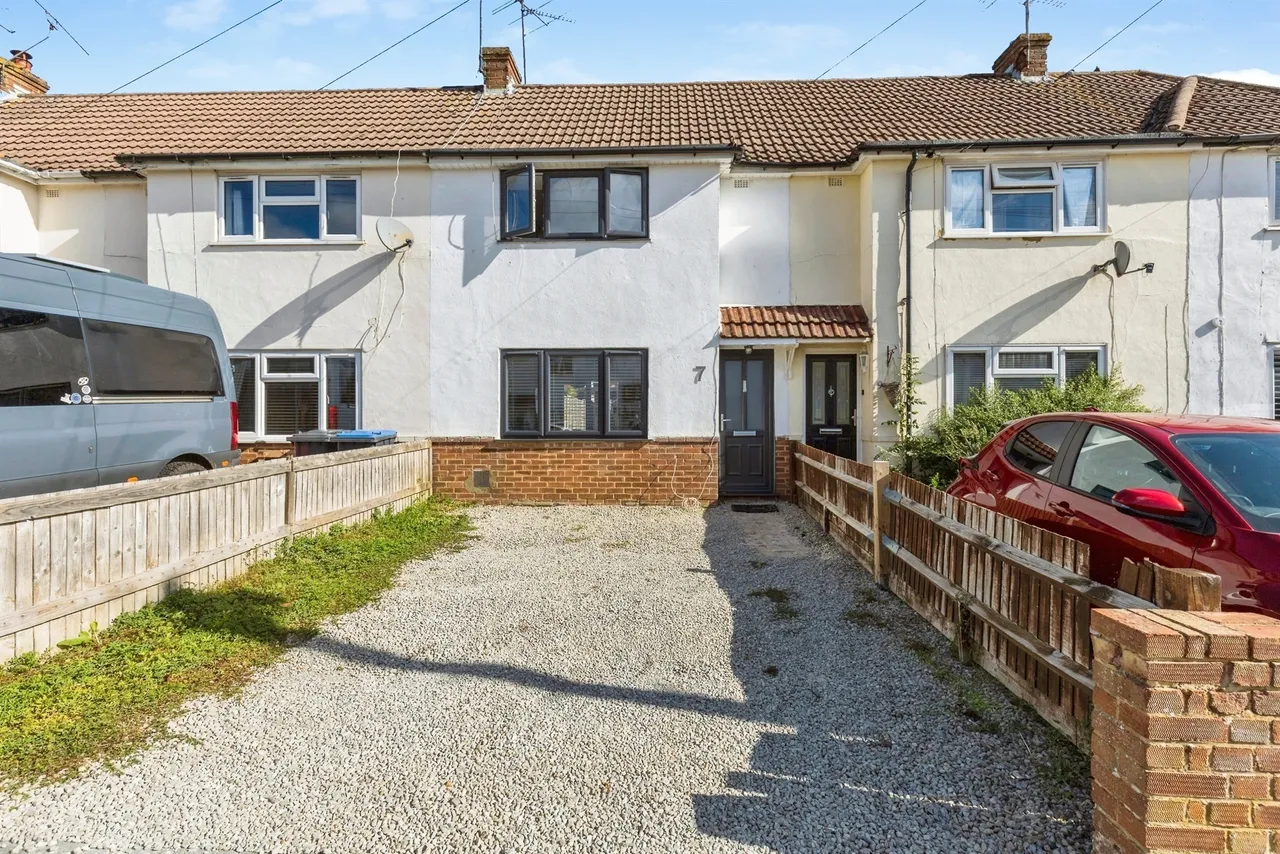 2 bed house for sale — Woodleigh Road, Burgess Hill