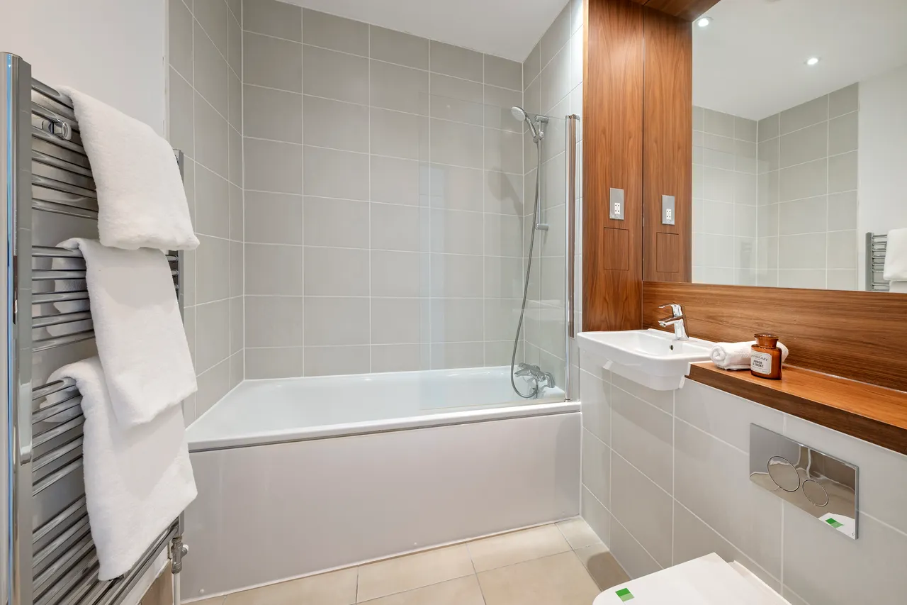Reynard Way, Brentford, TW8, photo 19