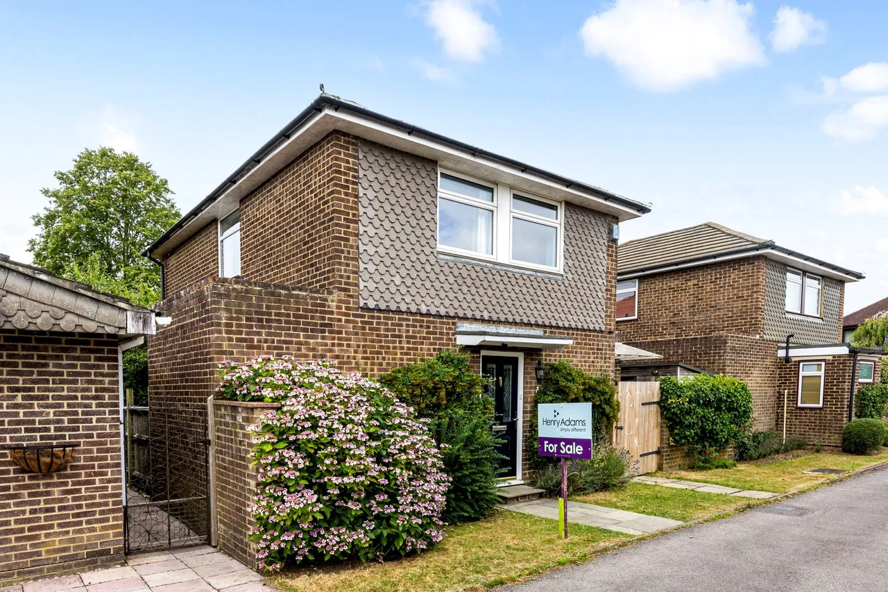 High Street, Partridge Green, RH13, photo 19