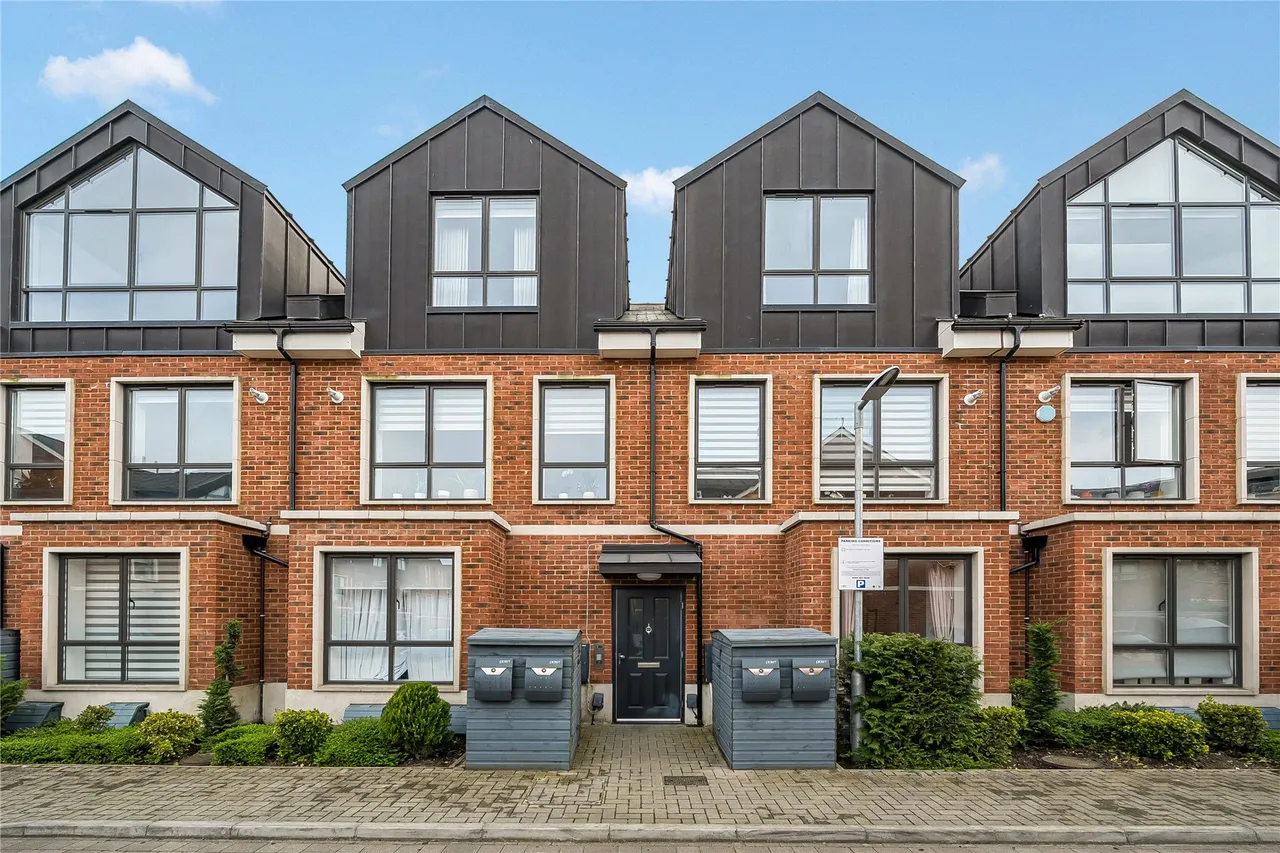 1 bed flat for sale, Harlow Gardens, Kingston Upon Thames, KT1