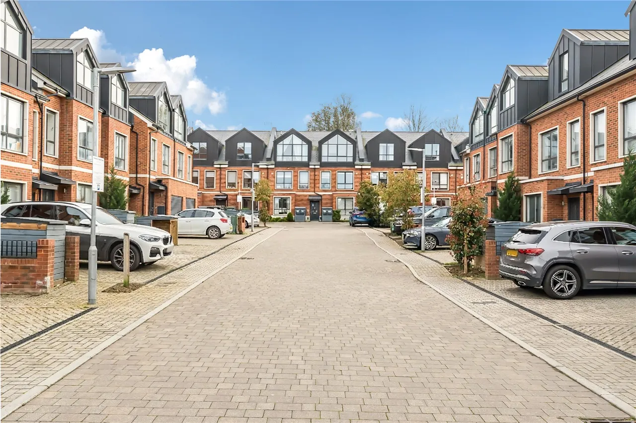 Harlow Gardens, Kingston Upon Thames, KT1, photo 13