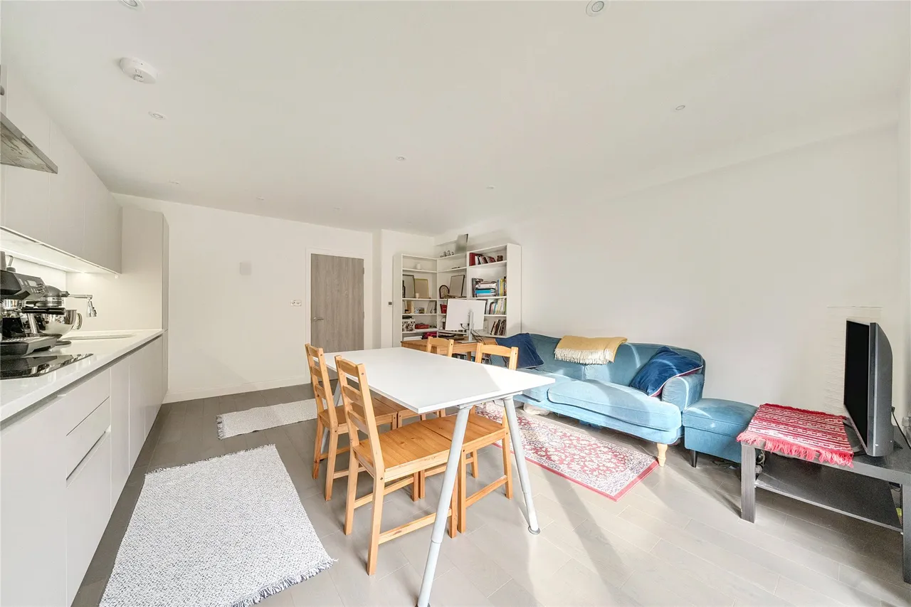 Harlow Gardens, Kingston Upon Thames, KT1, photo 6