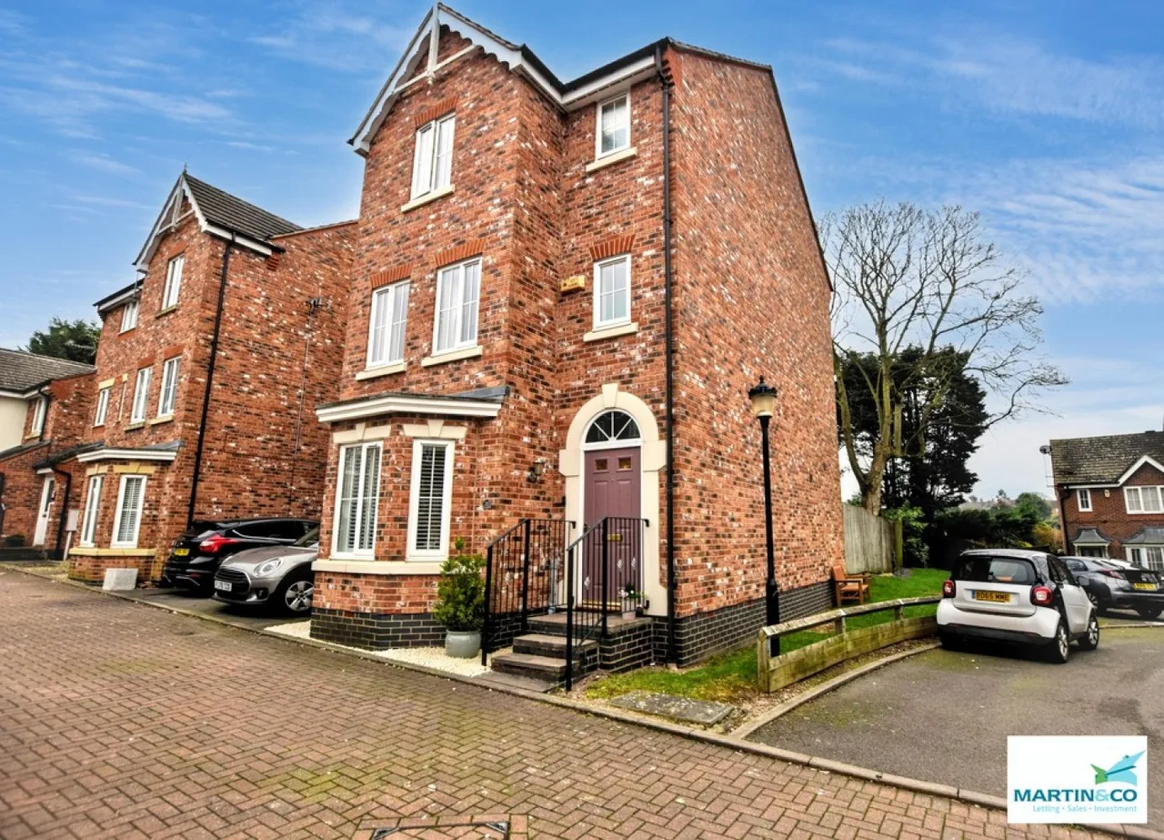5 bed house for sale — Arguile Place, Hinckley