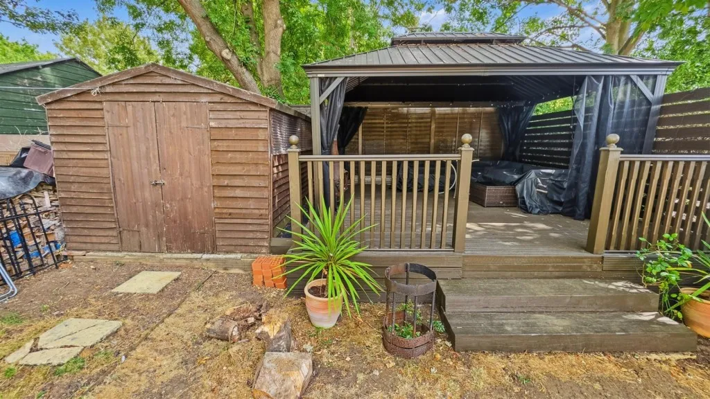 Farmclose Road, Wootton, photo 14