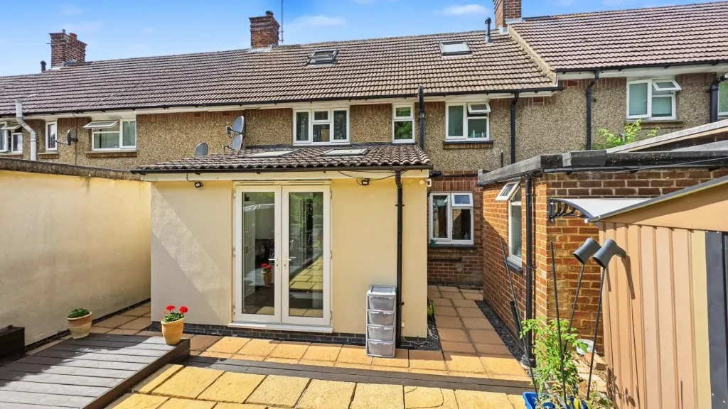 Farmclose Road, Wootton, photo 2