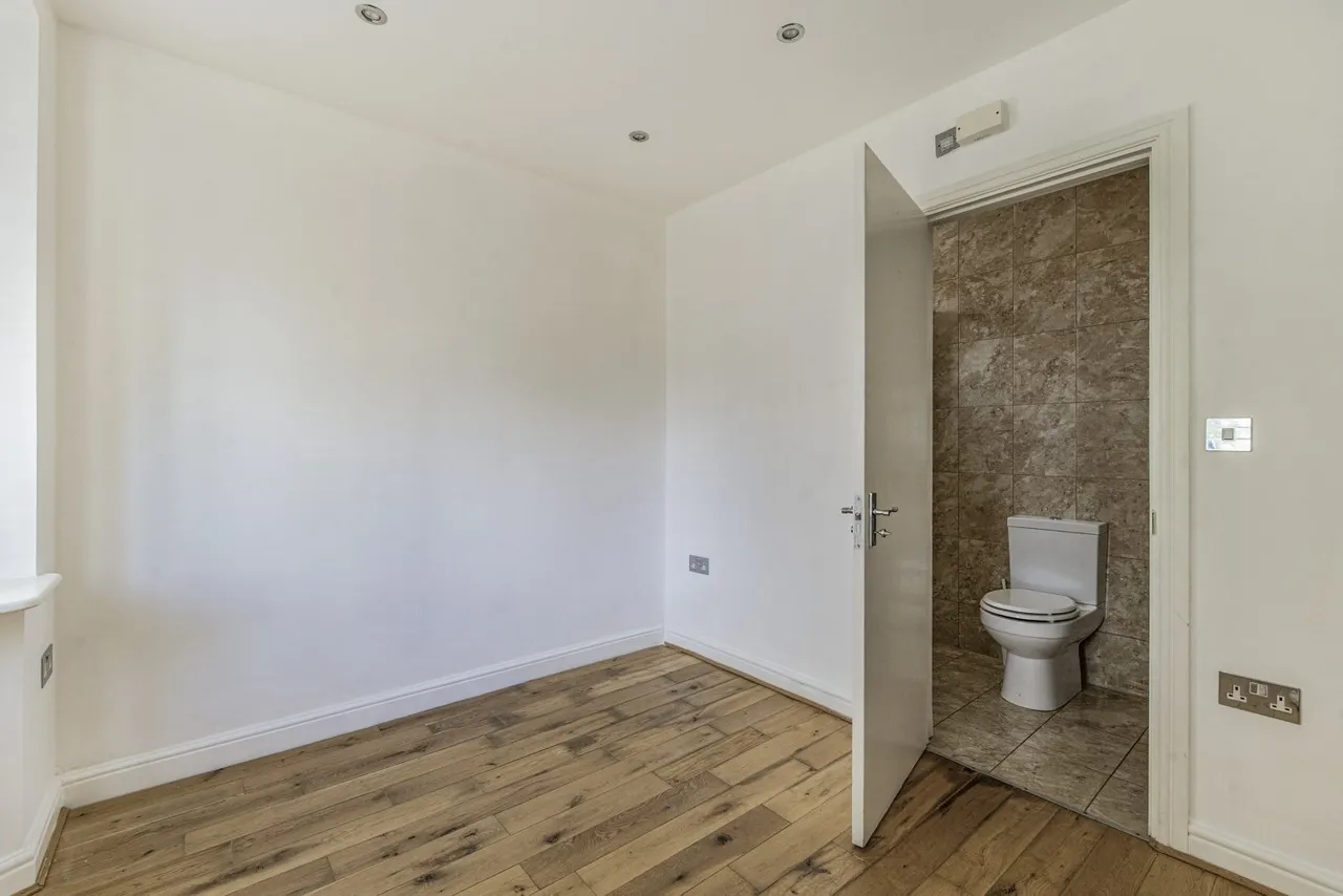 Cameron Road, London, SE6, photo 27