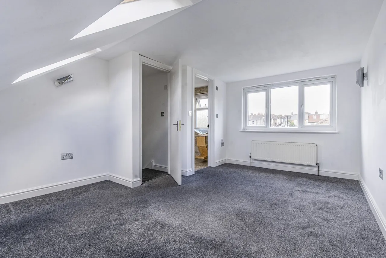 Cameron Road, London, SE6, photo 6