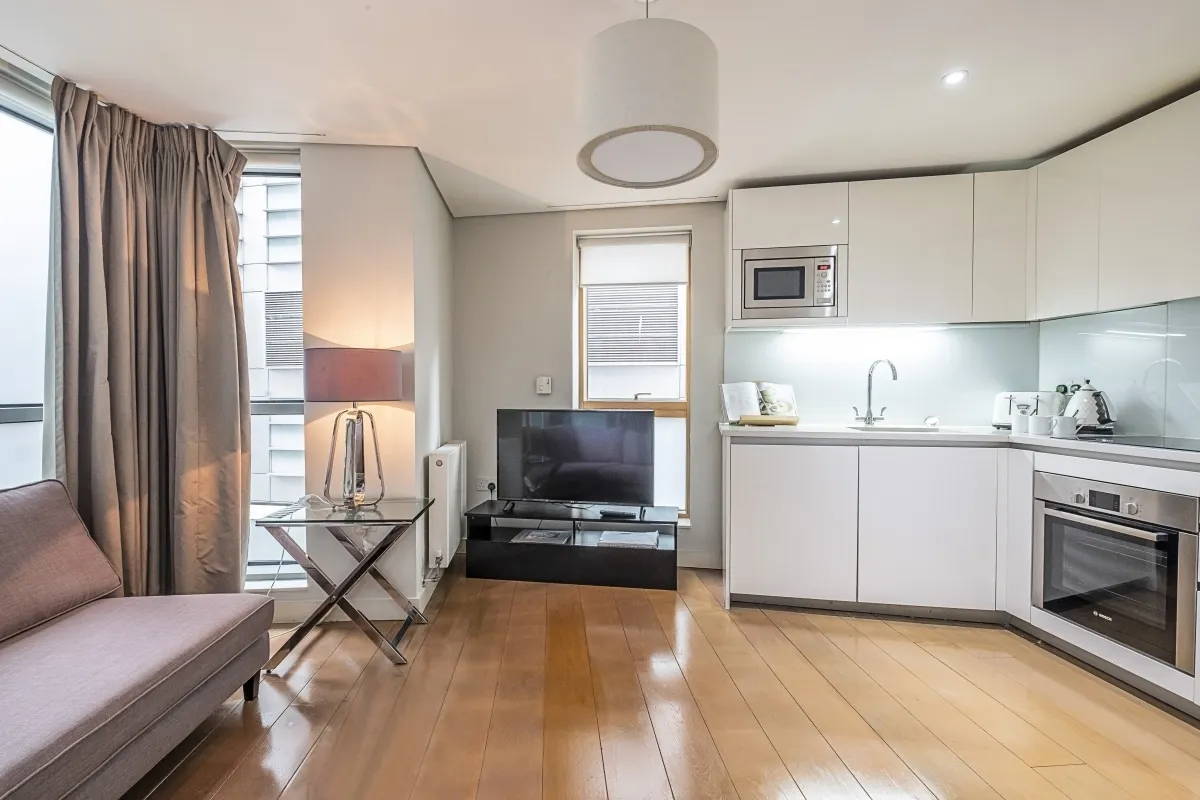 3 bed flat to rent — 4 Merchant Square East Paddington W2