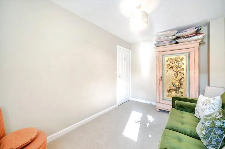 Needlepin Way, Buckingham, MK18, photo 12