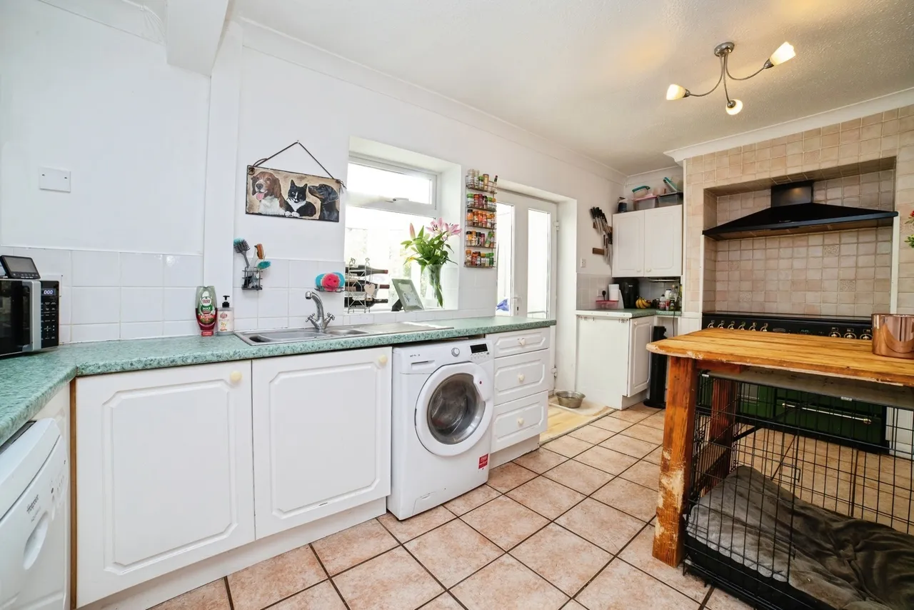 Barker Avenue, SUTTON-IN-ASHFIELD, Nottinghamshire, NG17, photo 9