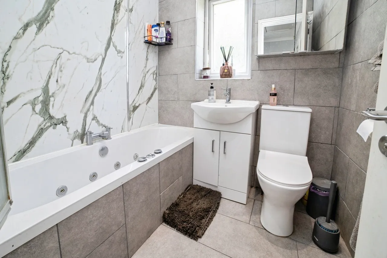 Barker Avenue, SUTTON-IN-ASHFIELD, Nottinghamshire, NG17, photo 18