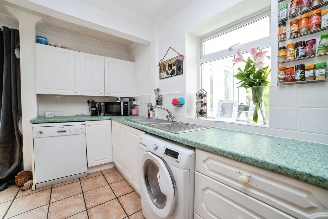 Barker Avenue, SUTTON-IN-ASHFIELD, Nottinghamshire, NG17, photo 8