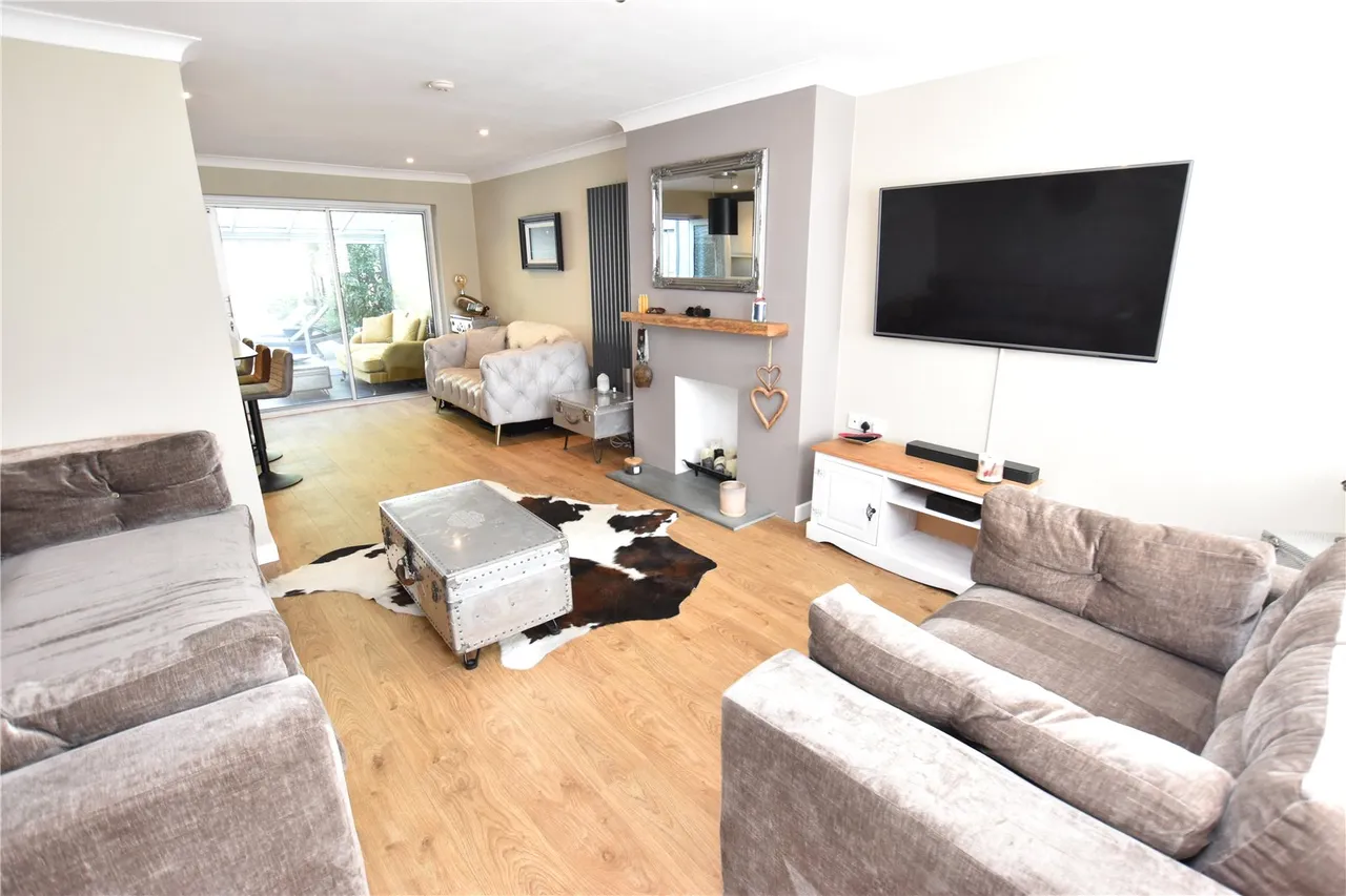 Nash Close, Farnborough, GU14, photo 7