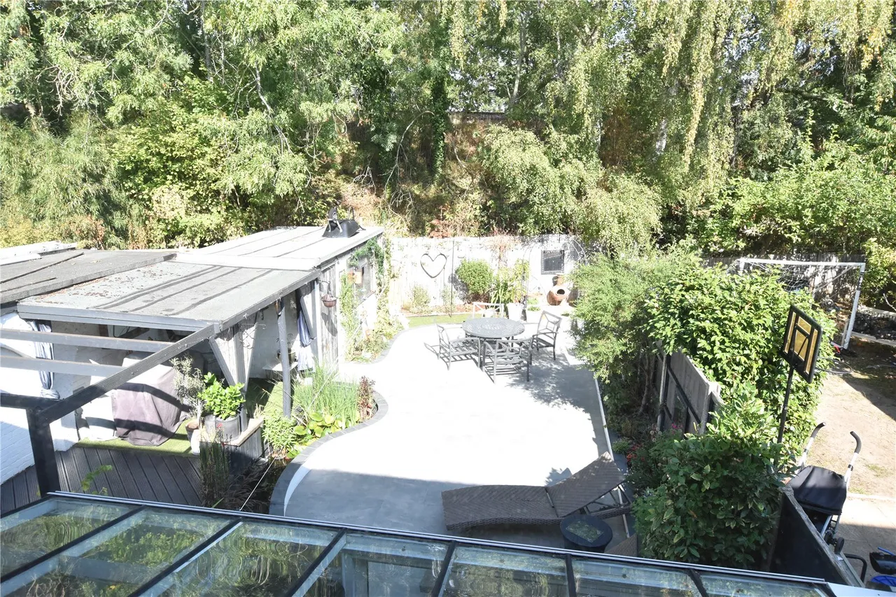 Nash Close, Farnborough, GU14, photo 14