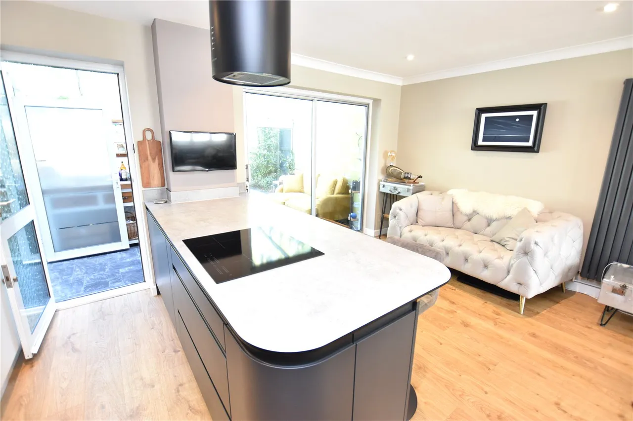 Nash Close, Farnborough, GU14, photo 18