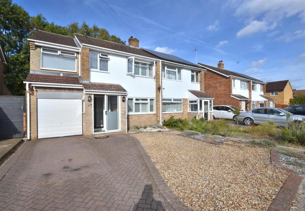 4 bed house for sale, Nash Close, Farnborough, GU14