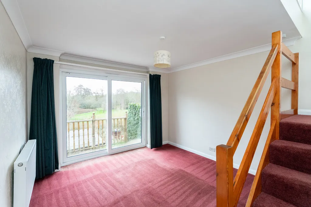 Riverside, Pixham, RH4, photo 2