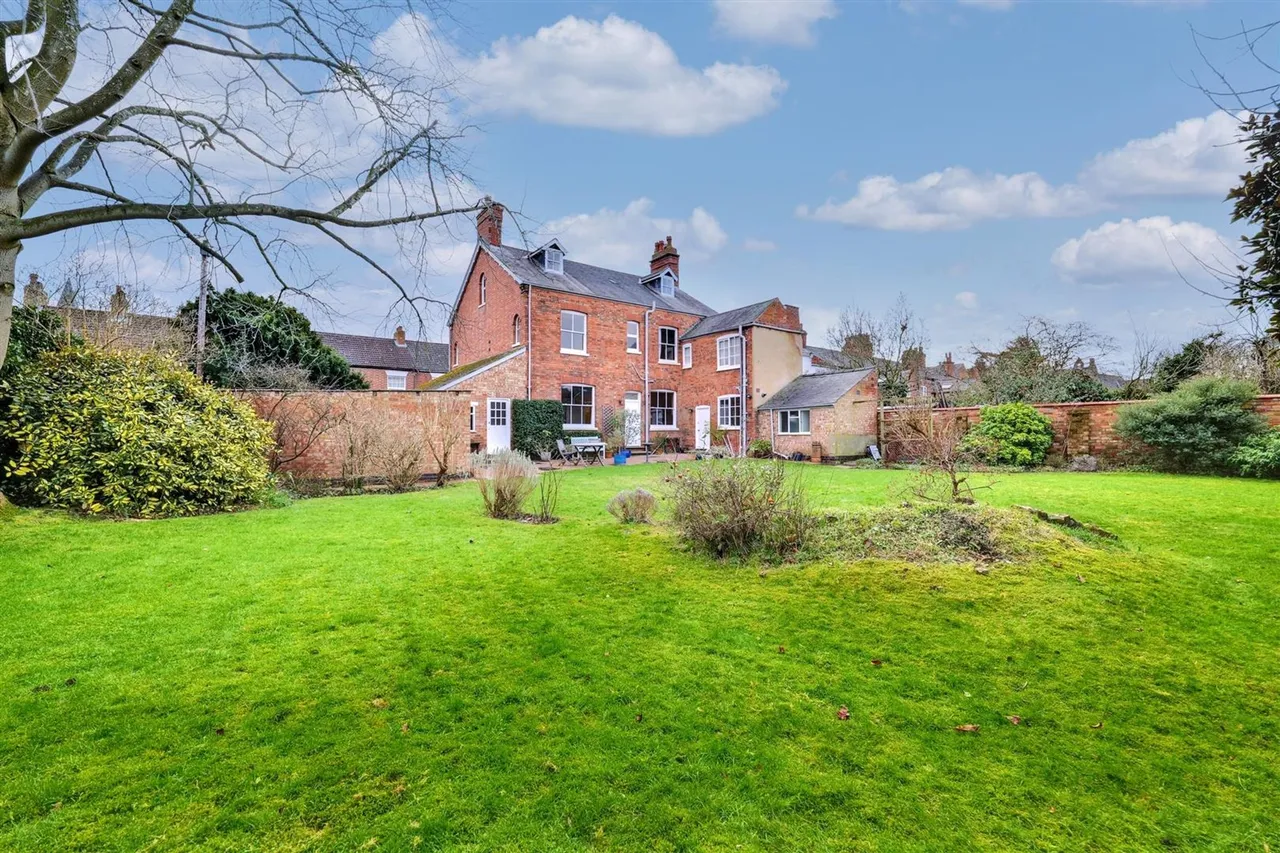 Albert Place, Loughborough, LE11, photo 2