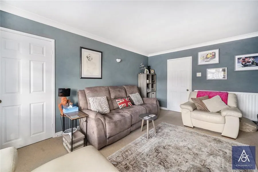 Forrester Drive, Brackley, NN13, photo 4