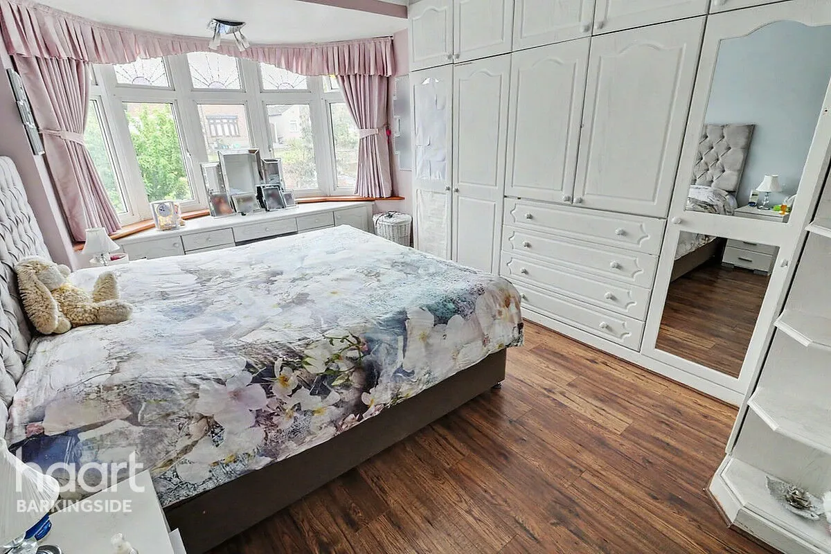Stoneleigh Road, Clayhall, IG5, photo 14