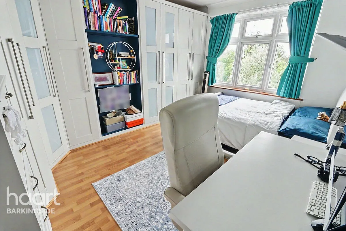 Stoneleigh Road, Clayhall, IG5, photo 16