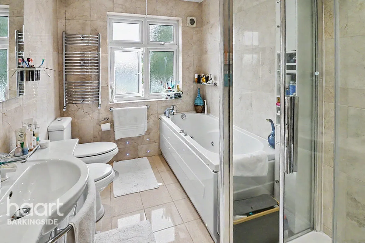 Stoneleigh Road, Clayhall, IG5, photo 20