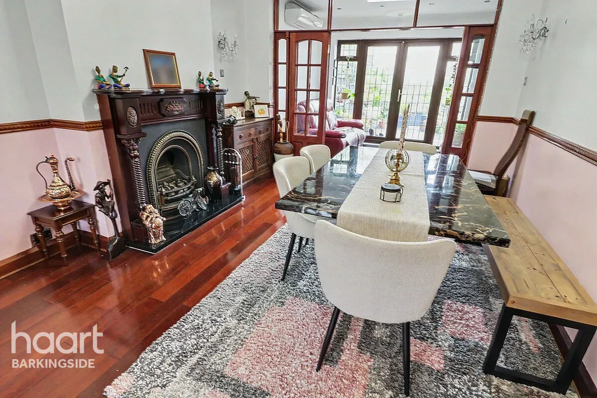 Stoneleigh Road, Clayhall, IG5, photo 7