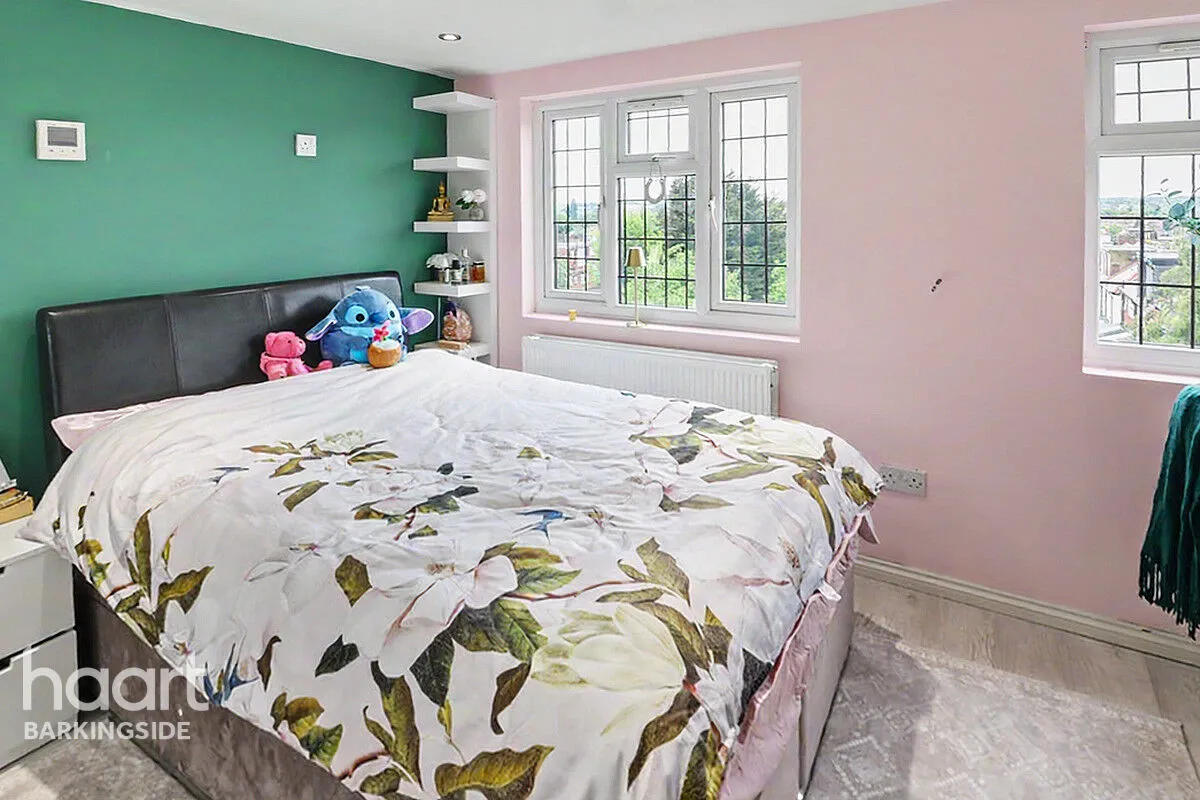 Stoneleigh Road, Clayhall, IG5, photo 22