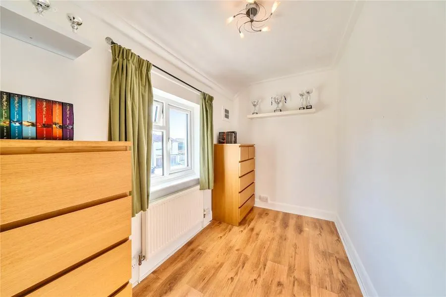 Kings Road, West Drayton, UB7, photo 12