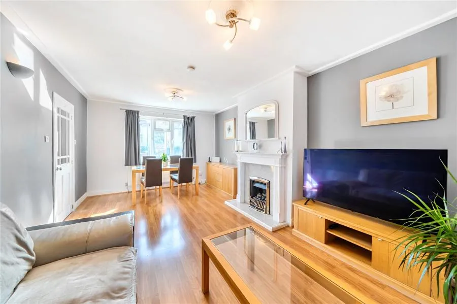 Kings Road, West Drayton, UB7, photo 3