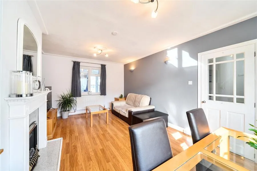 Kings Road, West Drayton, UB7, photo 2
