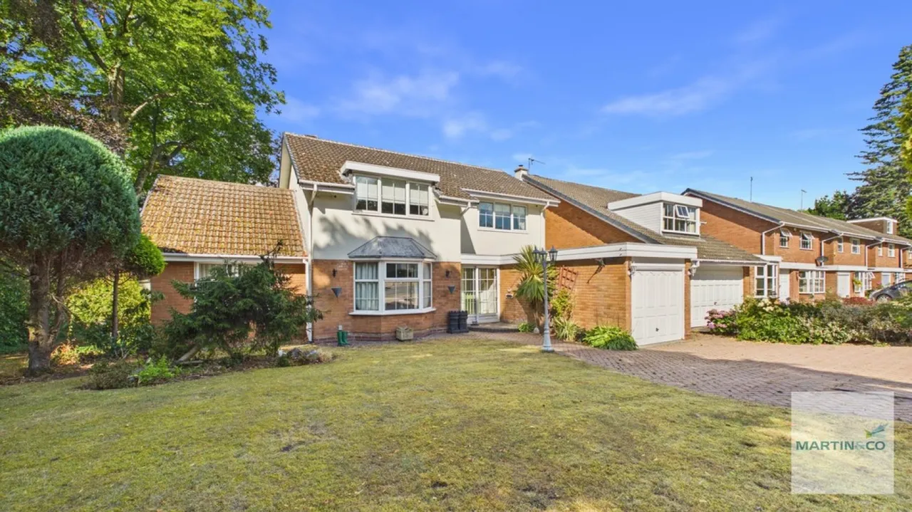 4 bed house for sale, Rushmoor Close, Sutton Coldfield, B74