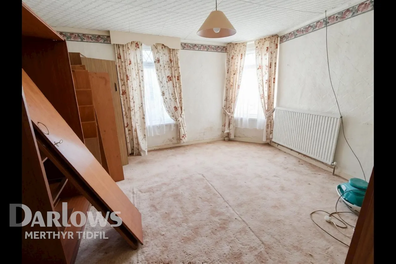 Cross Street, Rhymney, photo 10
