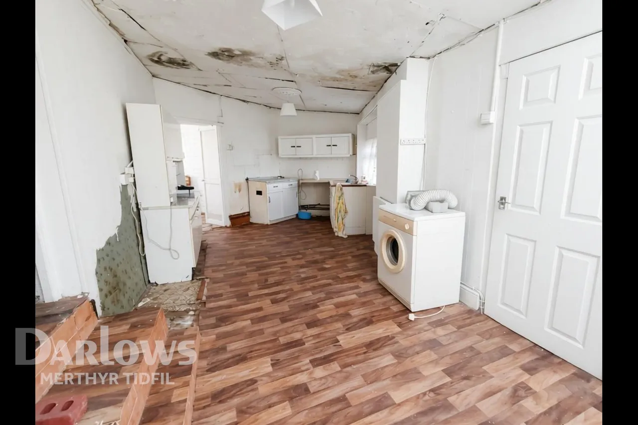 Cross Street, Rhymney, photo 4