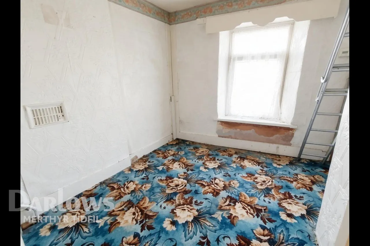 Cross Street, Rhymney, photo 7