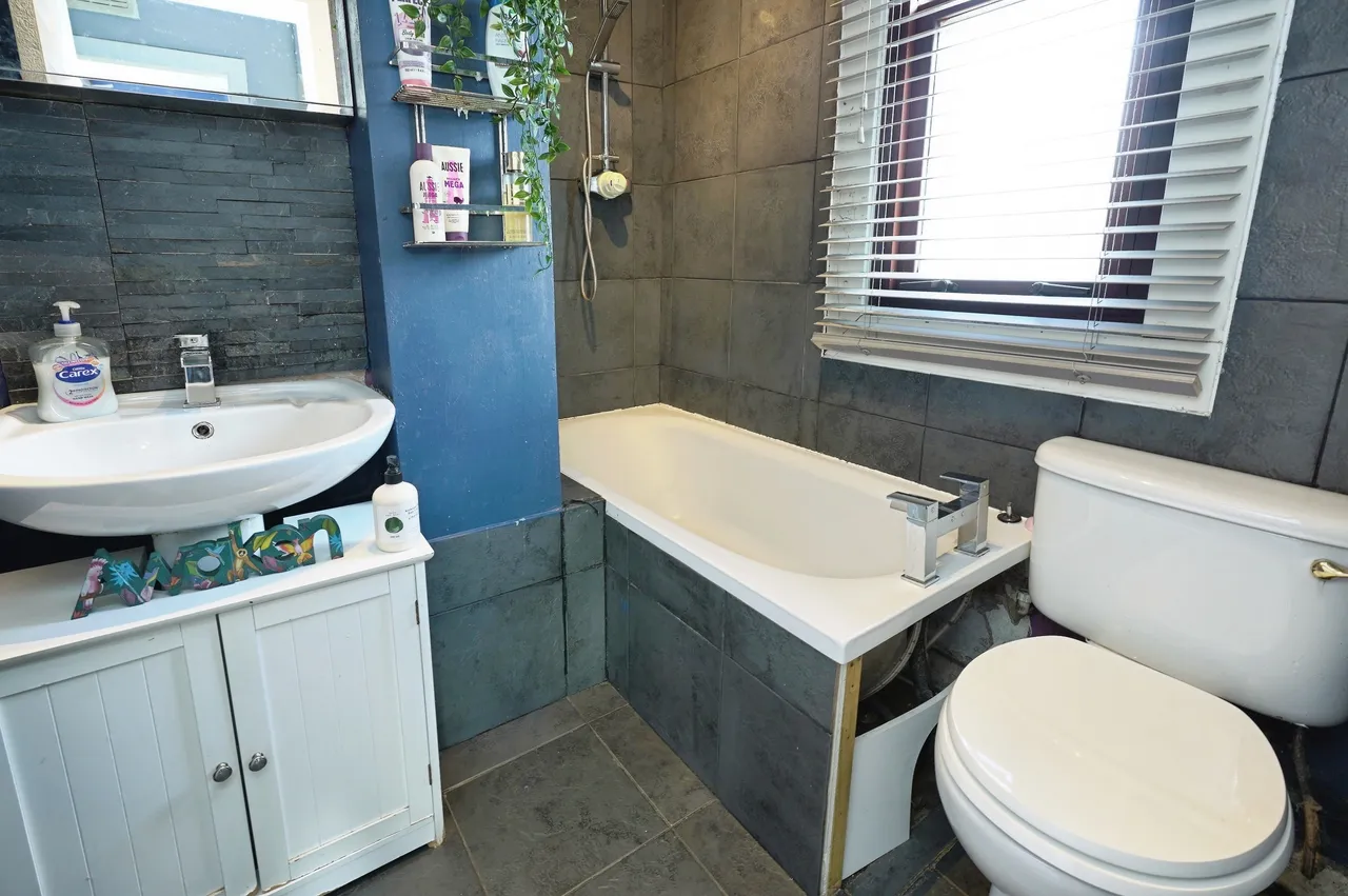 Lawrie Terrace, Loanhead, EH20, photo 8