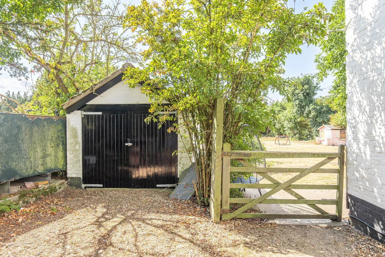 Impressive Period Home in Tivetshall, photo 18