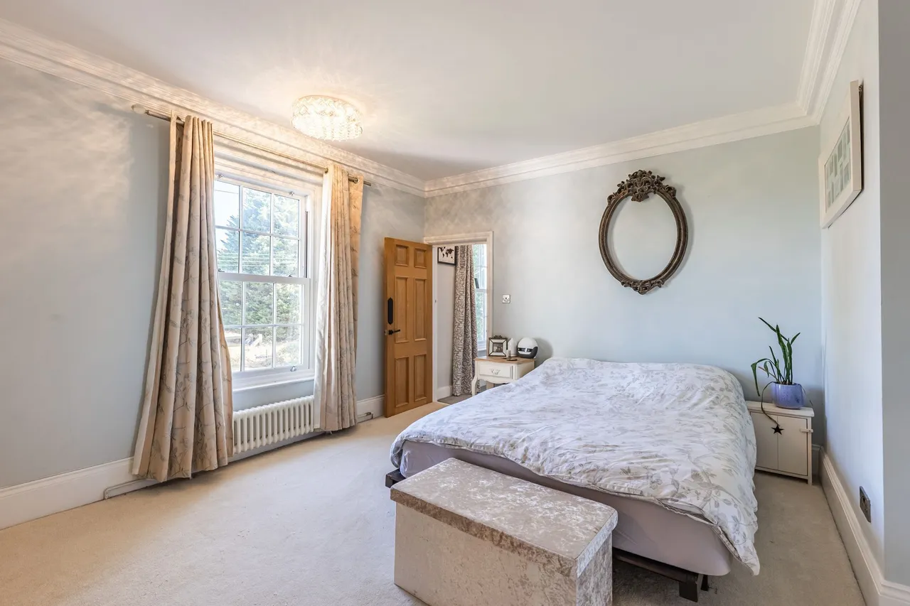 Impressive Period Home in Tivetshall, photo 9
