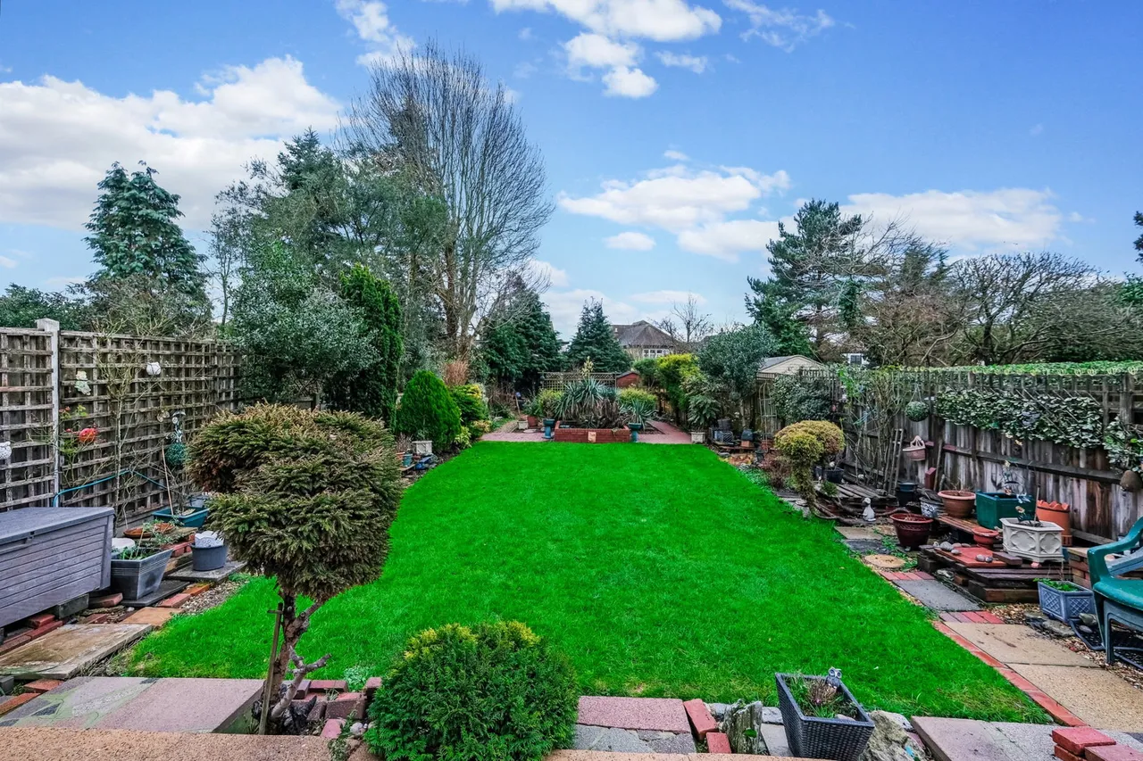 Nevin Drive, North Chingford, E4, photo 7